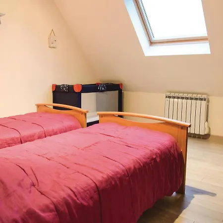Two-bedroom Holiday In Quinéville