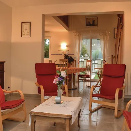 Two-bedroom Holiday In *